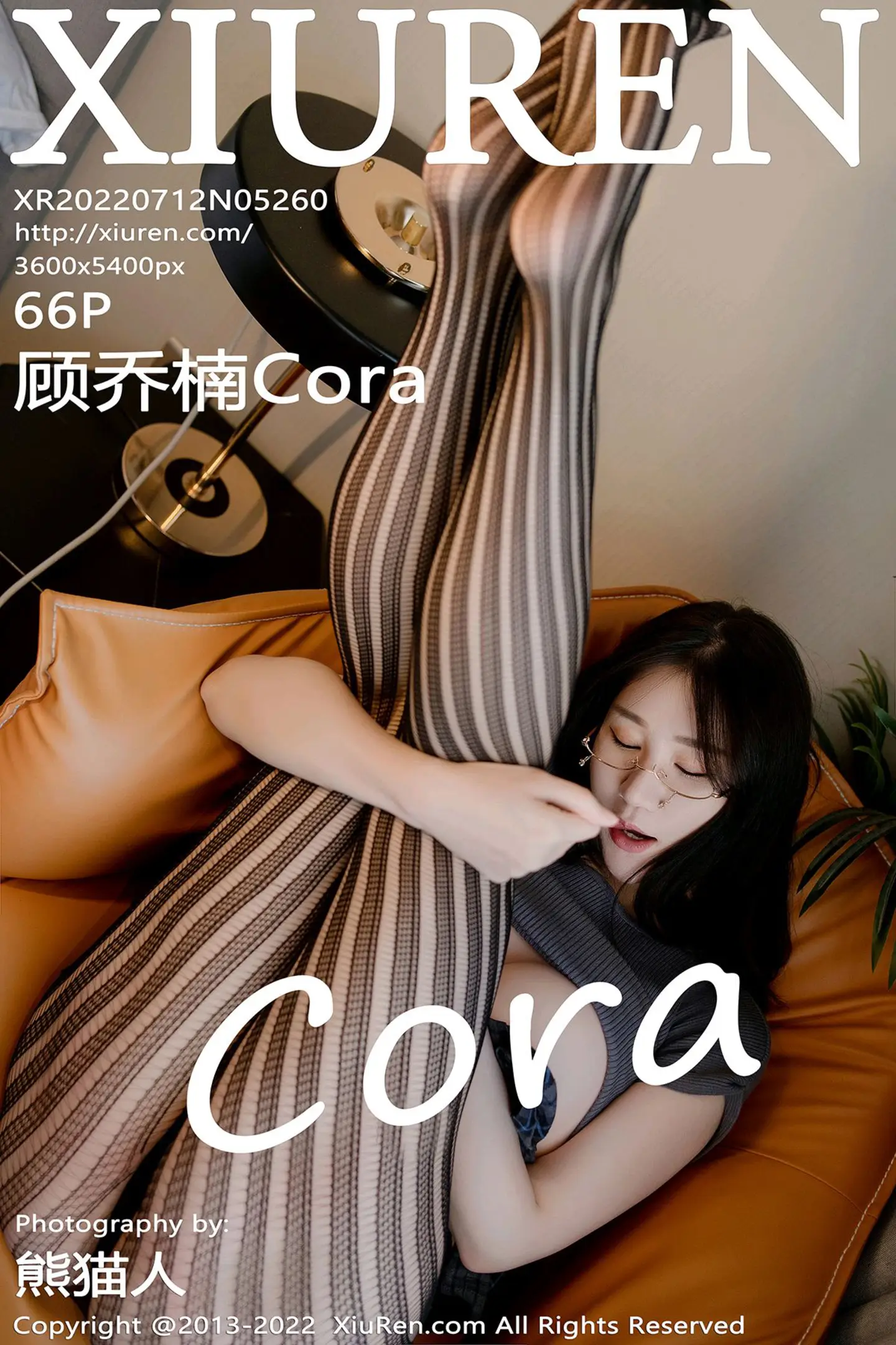 [XiuRen秀人网]No.5260_模特顾乔楠Cora私房真空上衣配黑色网纹袜半脱秀翘臀诱惑写真66P-秀人网 - XiuRen.Space